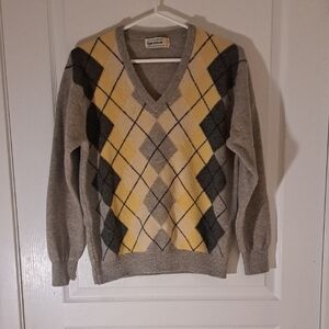 222 - 🍂✨ Vintage Lyle & Scott 100% Lambswool Sweater | Made in Scotland